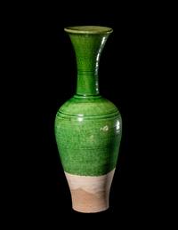A Chinese Green Glazed Vase