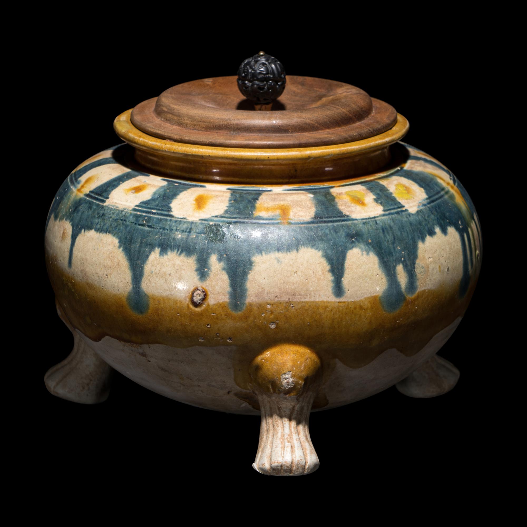 A Tang Style Sancai Glazed Tripod Footed Pottery Jar