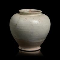 A Chinese White Glazed Porcelain Jar, Tang Dynasty 唐 白釉罐