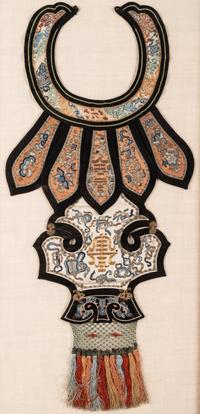 Six Embroidered Silk Rank Badges and a Cloud Collar
