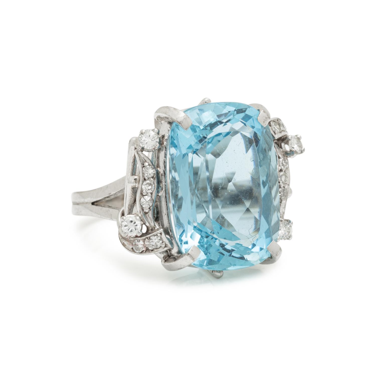 AQUAMARINE AND DIAMOND RING