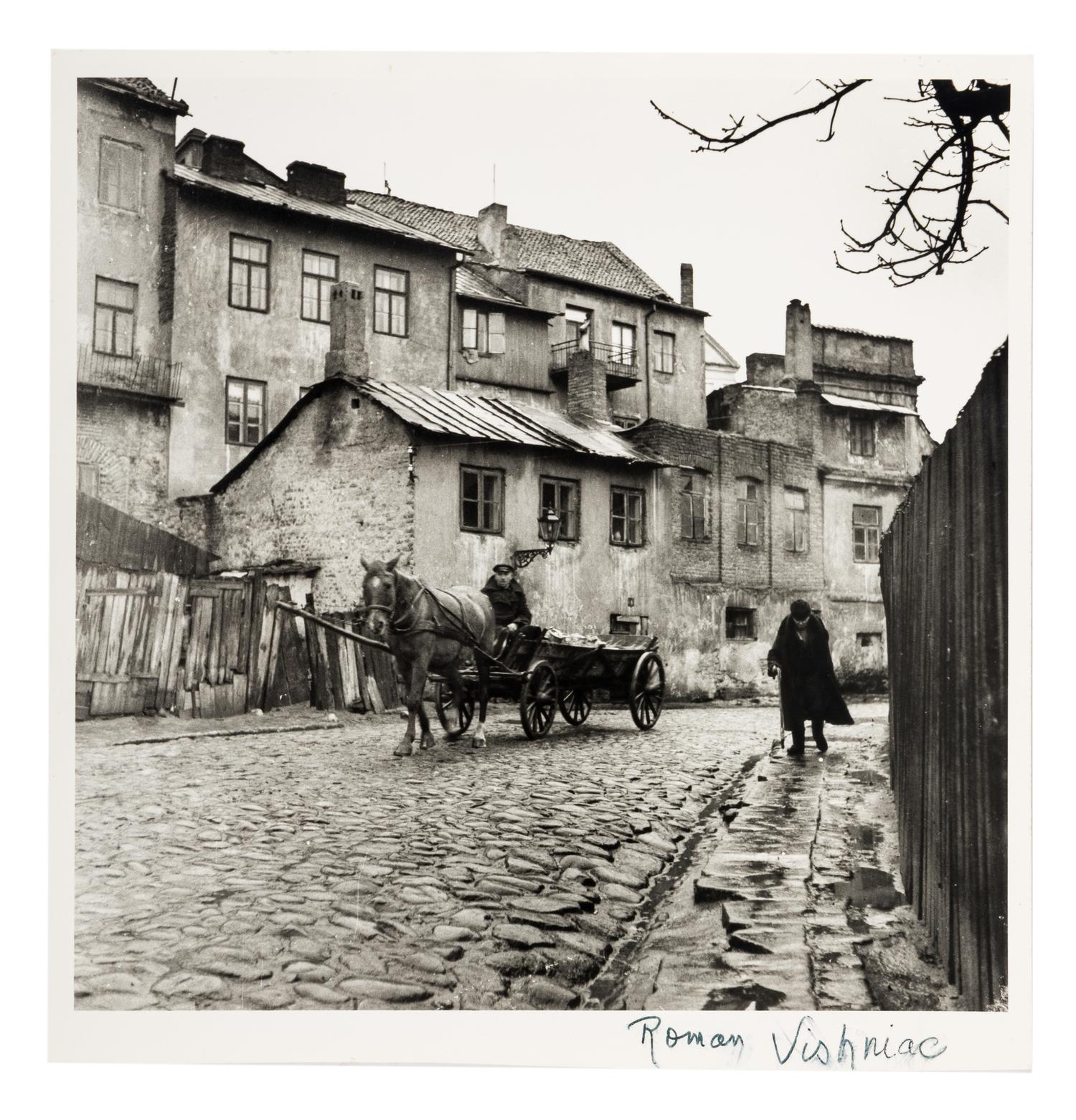 Roman Vishniac (1987-1990) Street in the Jewish Quarter of Lublin, Poland, 1935-1938