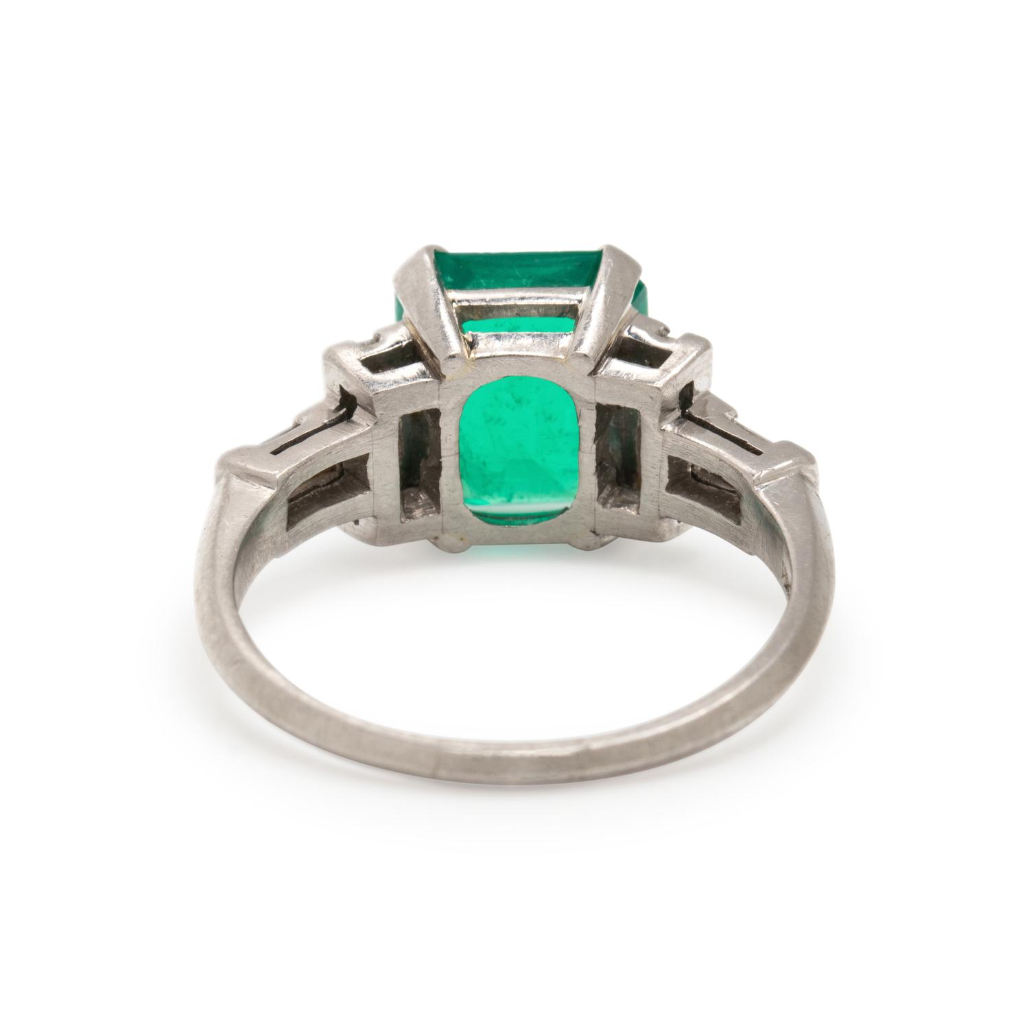 COLOMBIAN EMERALD AND DIAMOND RING