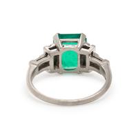 COLOMBIAN EMERALD AND DIAMOND RING
