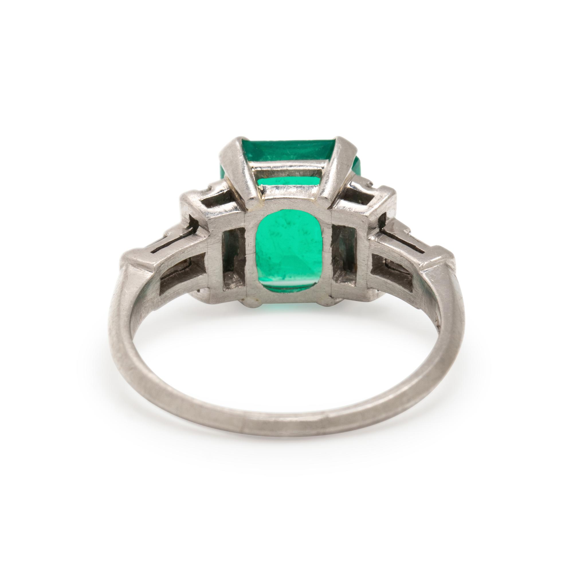 COLOMBIAN EMERALD AND DIAMOND RING