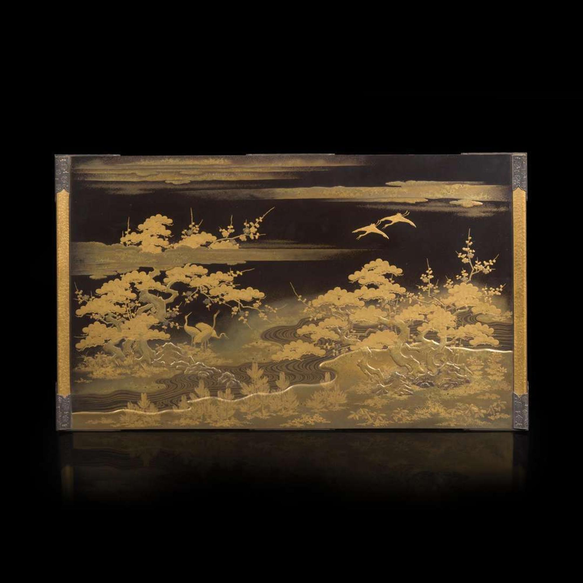 A very finely-decorated Japanese lacquer low writing table 日本漆器时绘炕桌 Meiji to Taisho period ?????