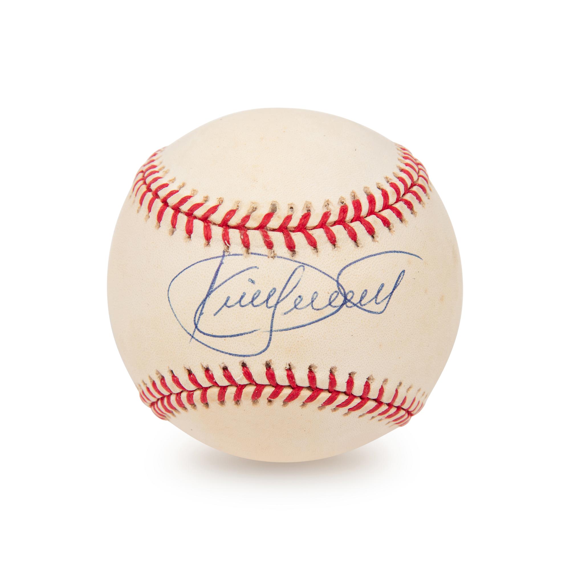A Kirby Puckett Single Signed Autograph Baseball (Beckett Authentication Services)
