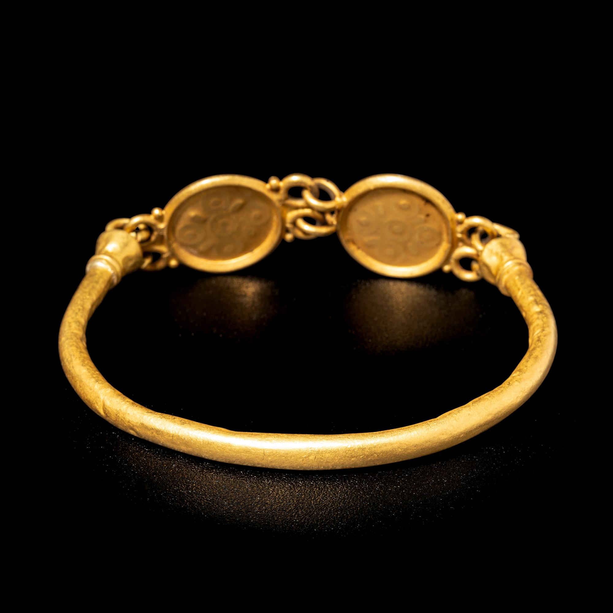 A Byzantine Gold Bracelet