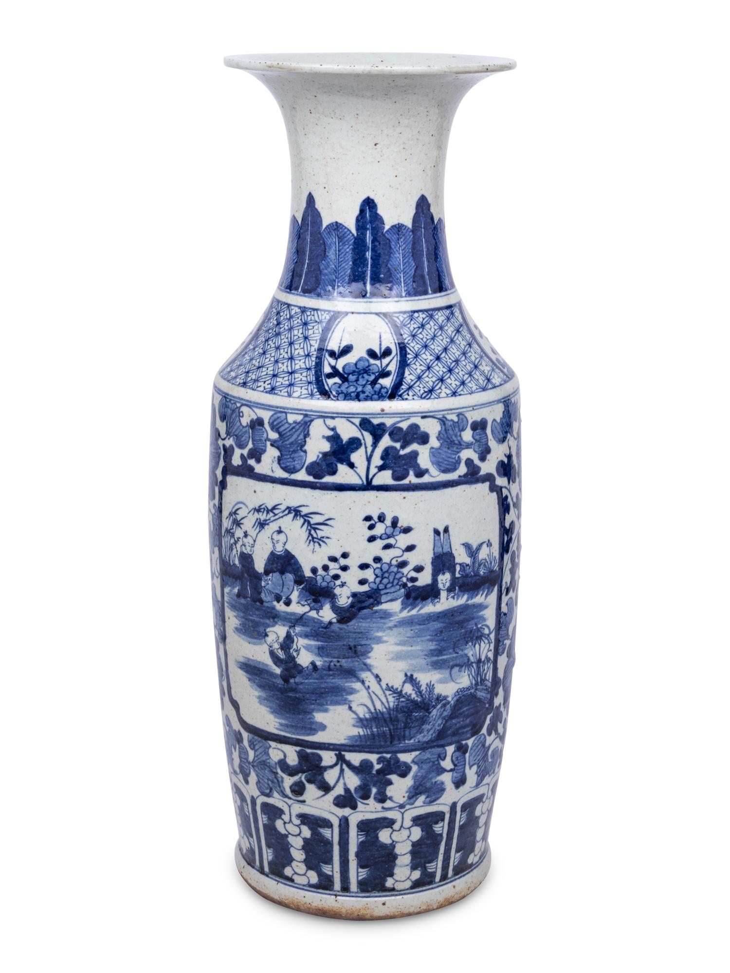 A Chinese Export Blue and White Porcelain Baluster Vase