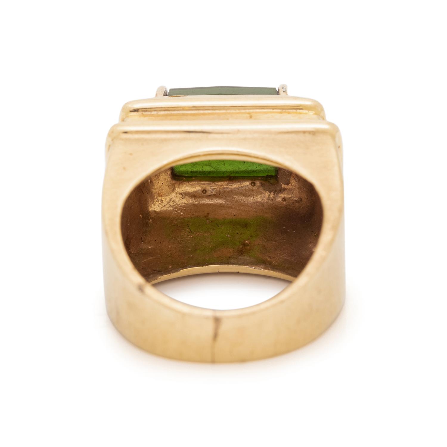 YELLOW GOLD AND GREEN TOURMALINE RING