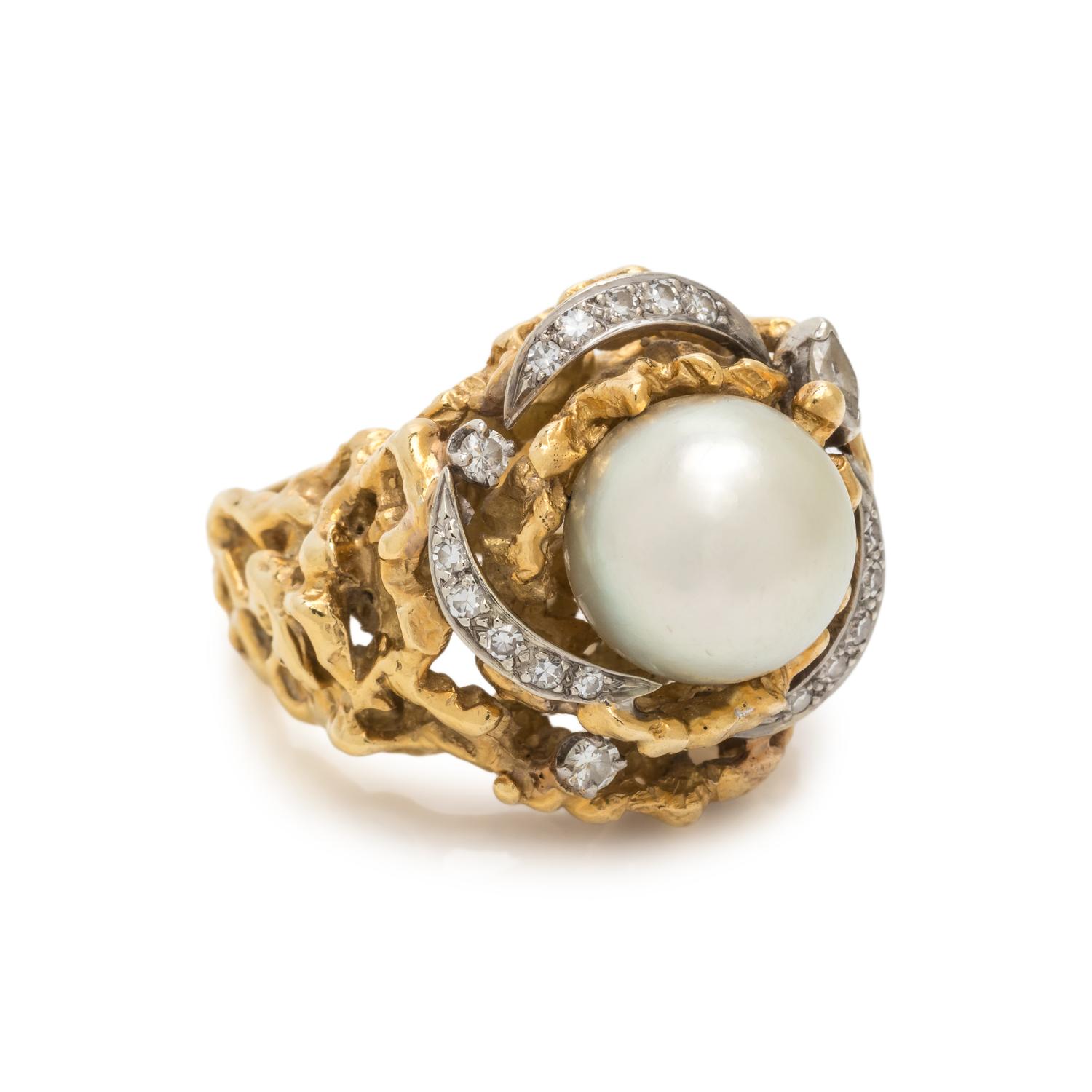 YELLOW GOLD, CULTURED PEARL AND DIAMOND RING
