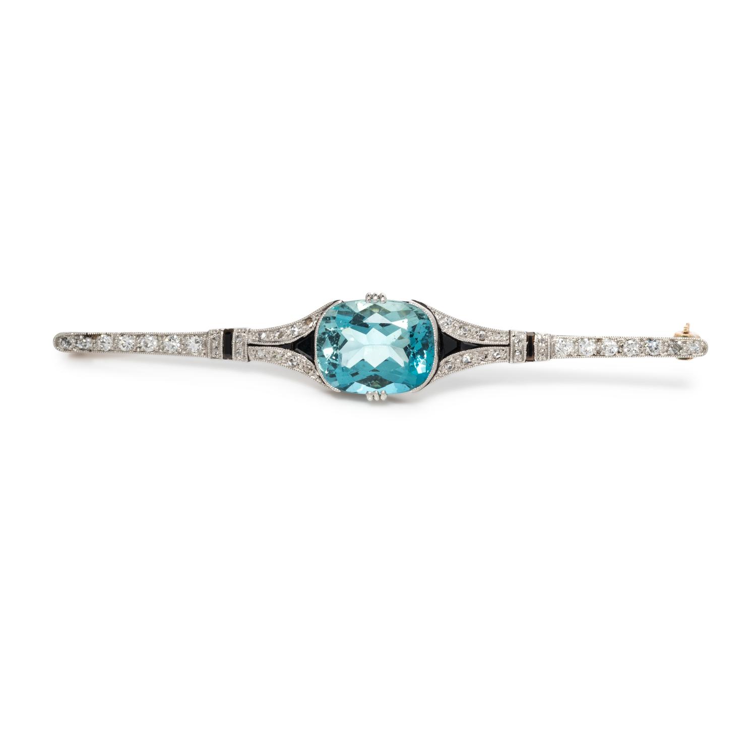 ART DECO, AQUAMARINE, DIAMOND AND ONYX BROOCH