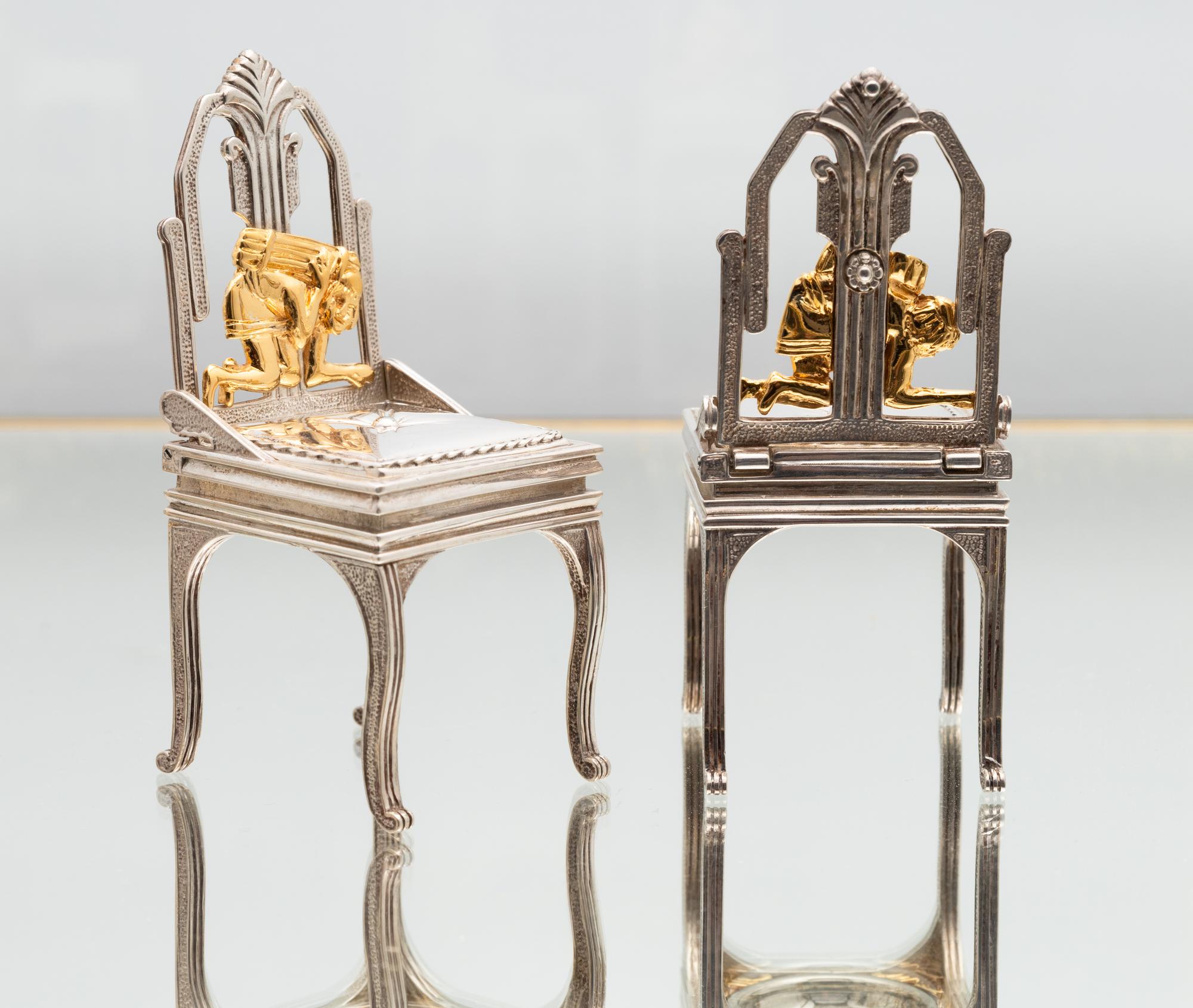 A Yossi Swed Judaica Partial Gilt Silver Dining Table Seder Plate and Vitrine