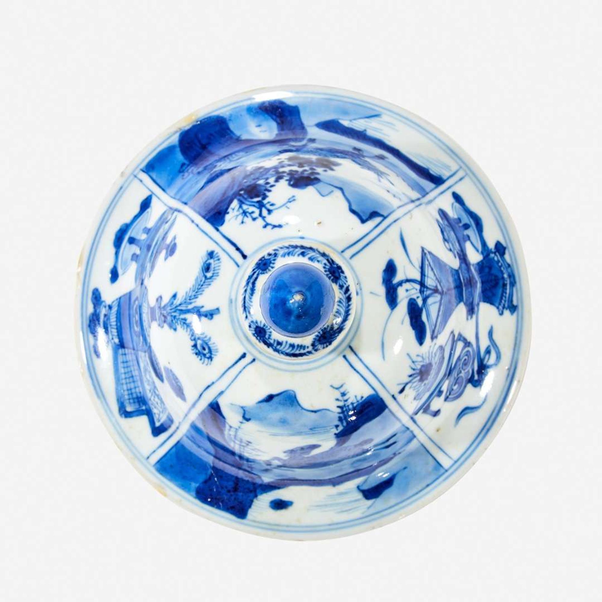 A Chinese blue and white porcelain baluster vase and cover Kangxi period