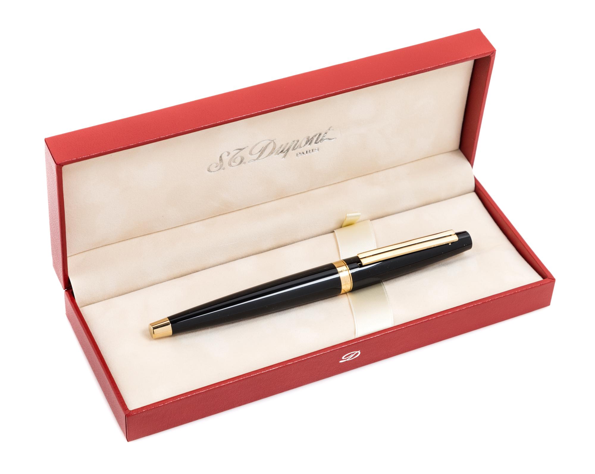 An S.T. Dupont Ellipsis: Composite Noir Fountain Pen