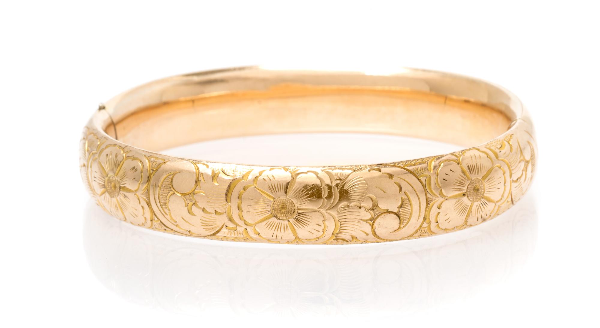 An Antique 10 Karat Yellow Gold Filled Bangle Bracelet, 14.50 dwts.