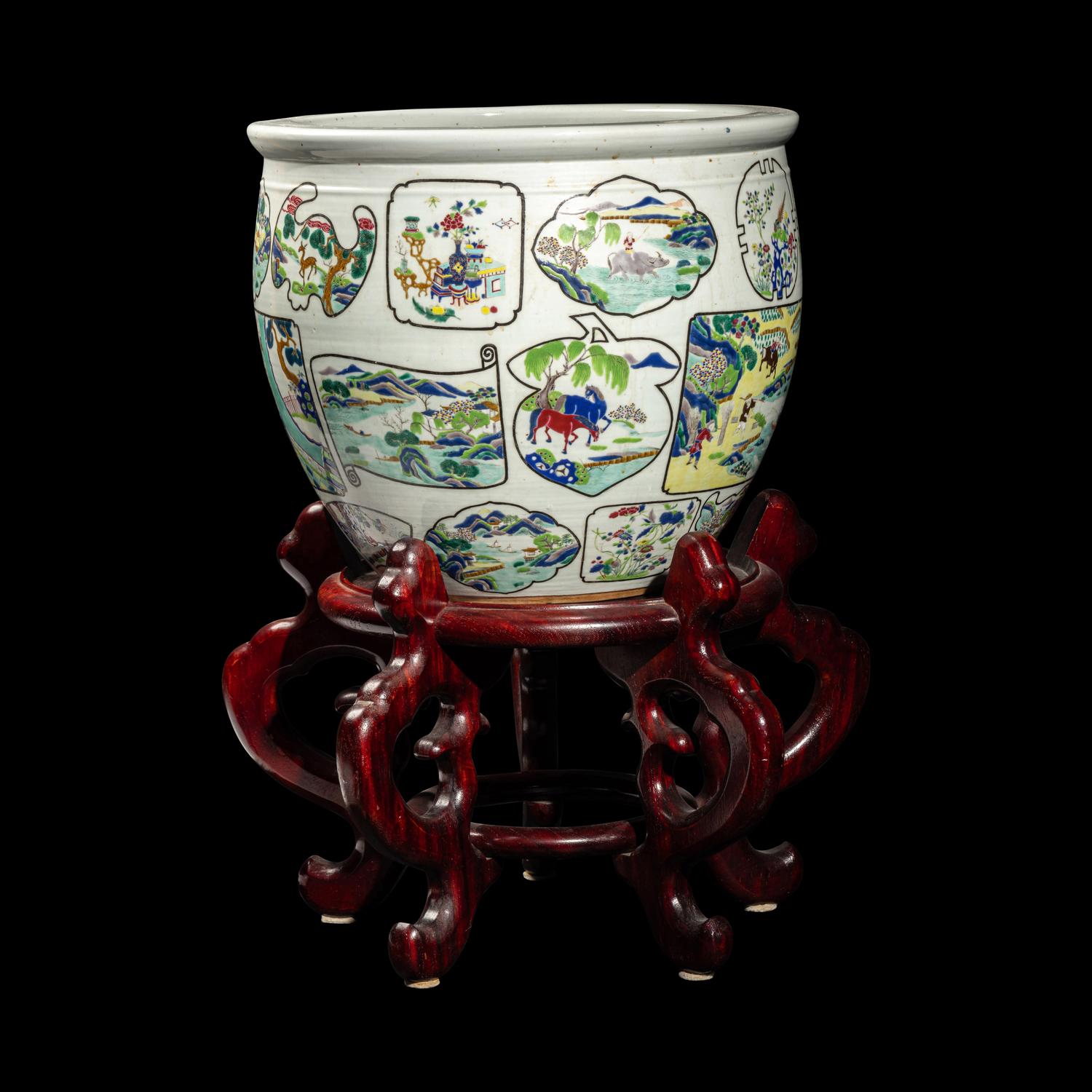 A Chinese Famille Rose Porcelain Fish Bowl, Late 19th-Early 20th Century 清晚期 粉彩開光人物故事博古圖大畫缸