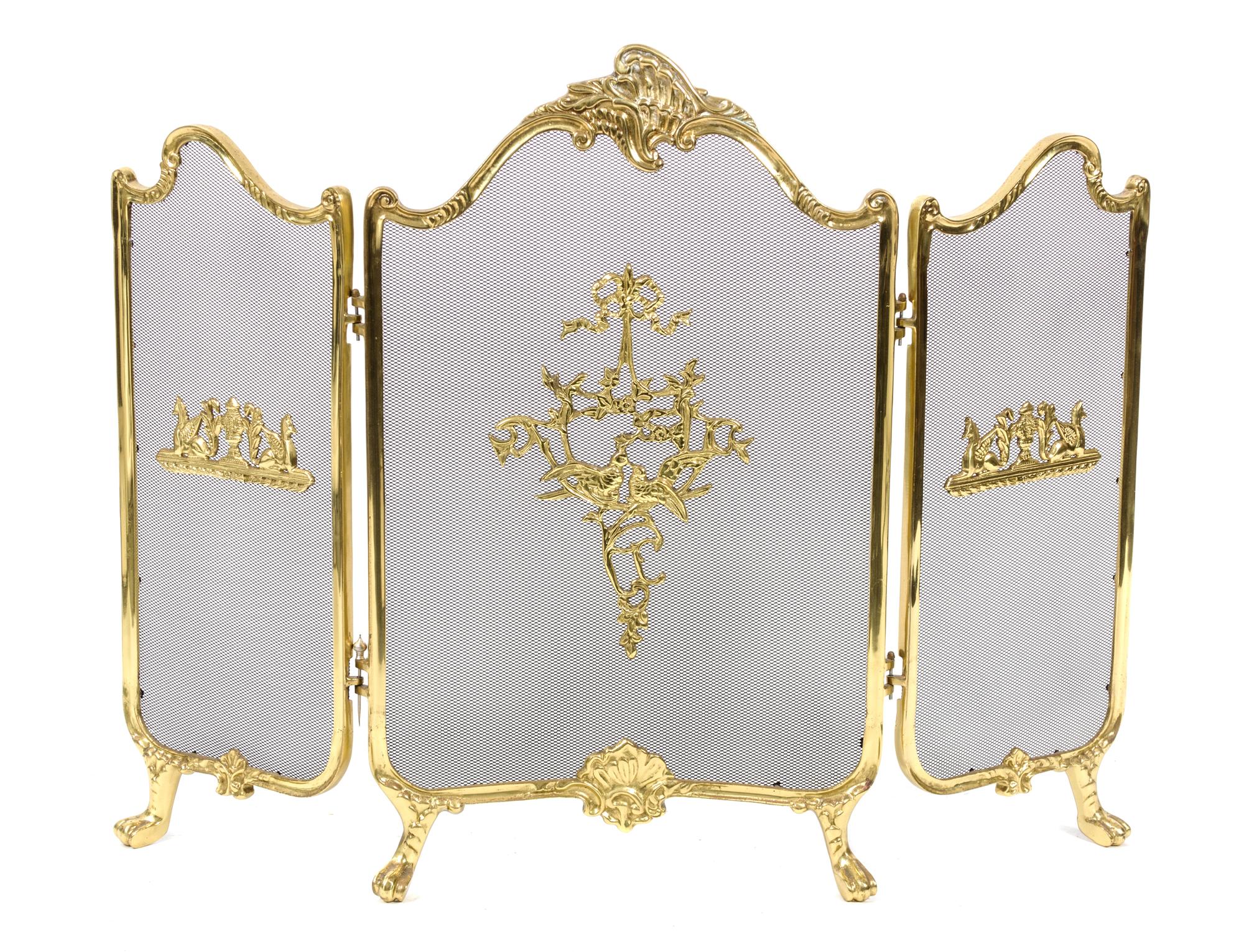 A Louis XV Style Brass Fire Screen Height 31 1/4 x width 40 inches (extended). — 20TH CENTURY
