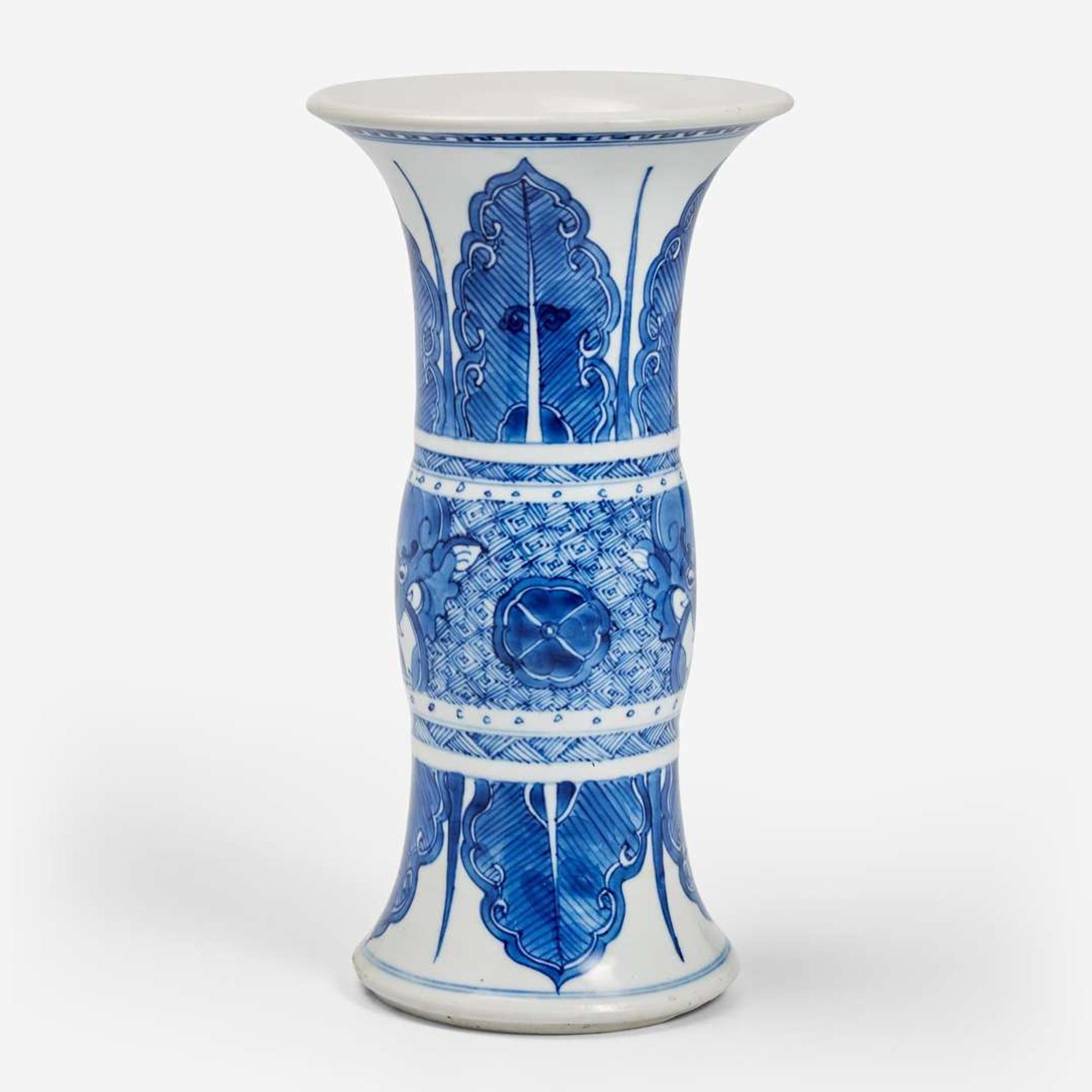 A Chinese blue and white porcelain Gu-form vase 青花瓷花觚 Kangxi period ? ??