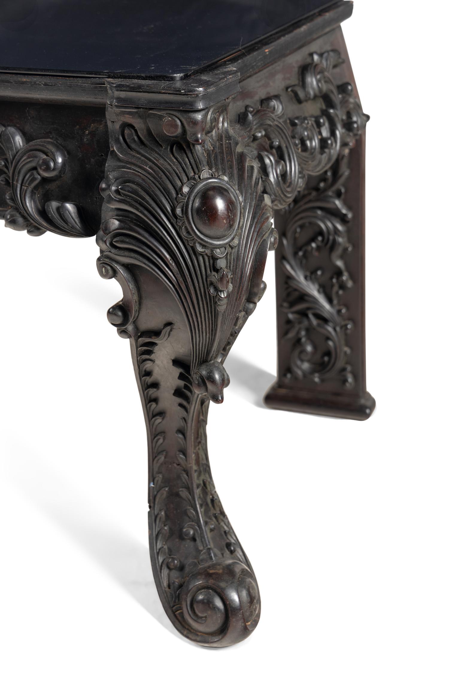 An Impressive Chinese Export Carved Hardwood Console Table, 19th Century 清晚期 外銷紅木桌