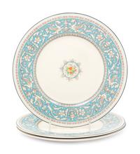 A Wedgwood Florentine Porcelain Dinner Service
