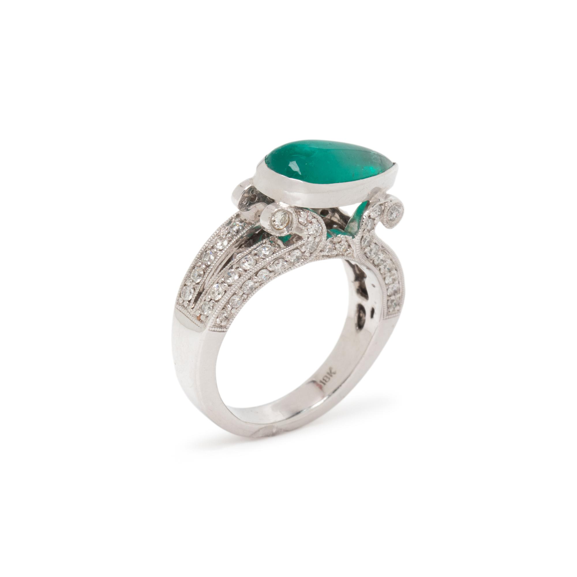 EMERALD AND DIAMOND RING