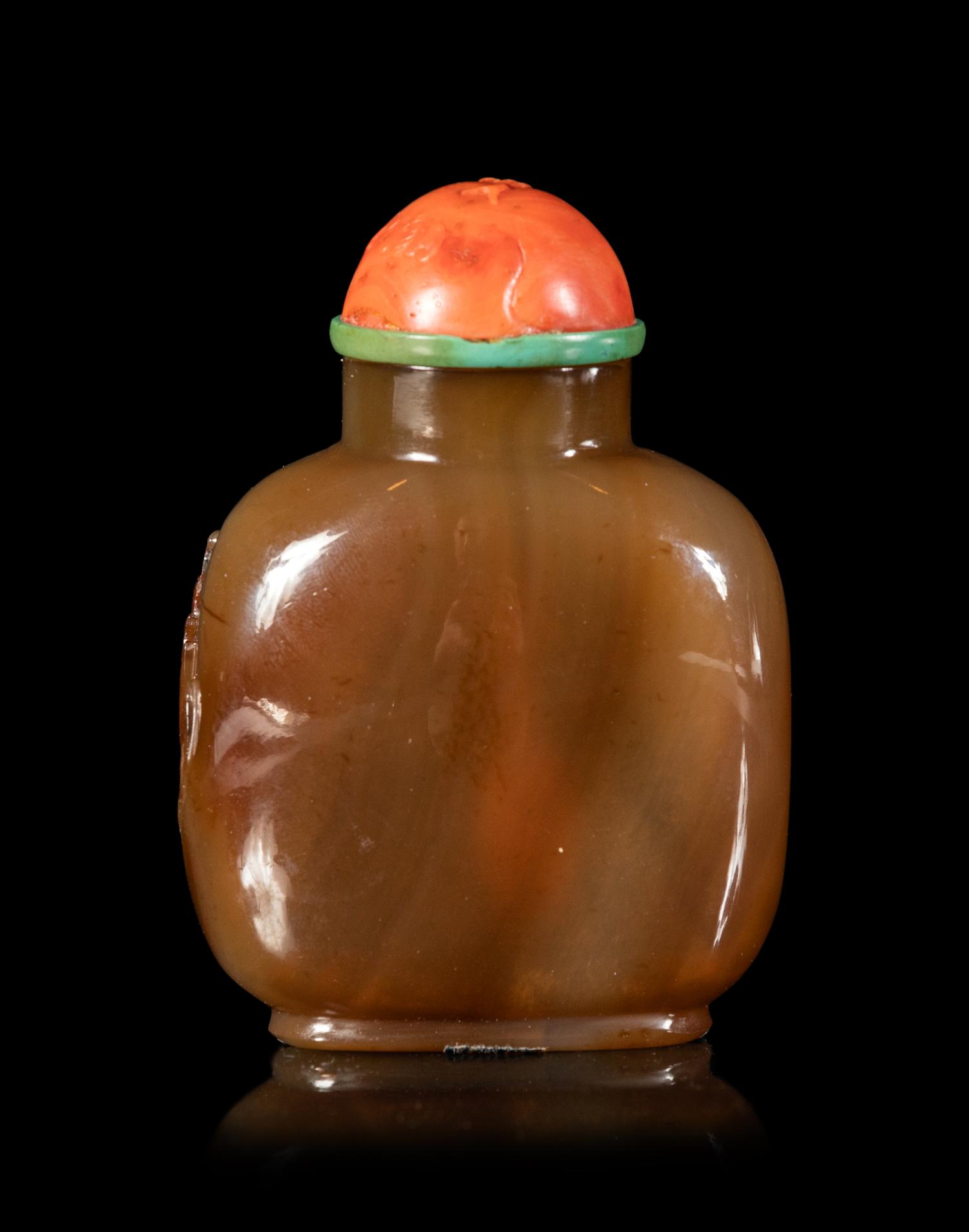 A Carved Agate Snuff Bottle