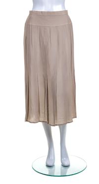 A Chloe Beige and Cream Pleated Skirt, Size 44.