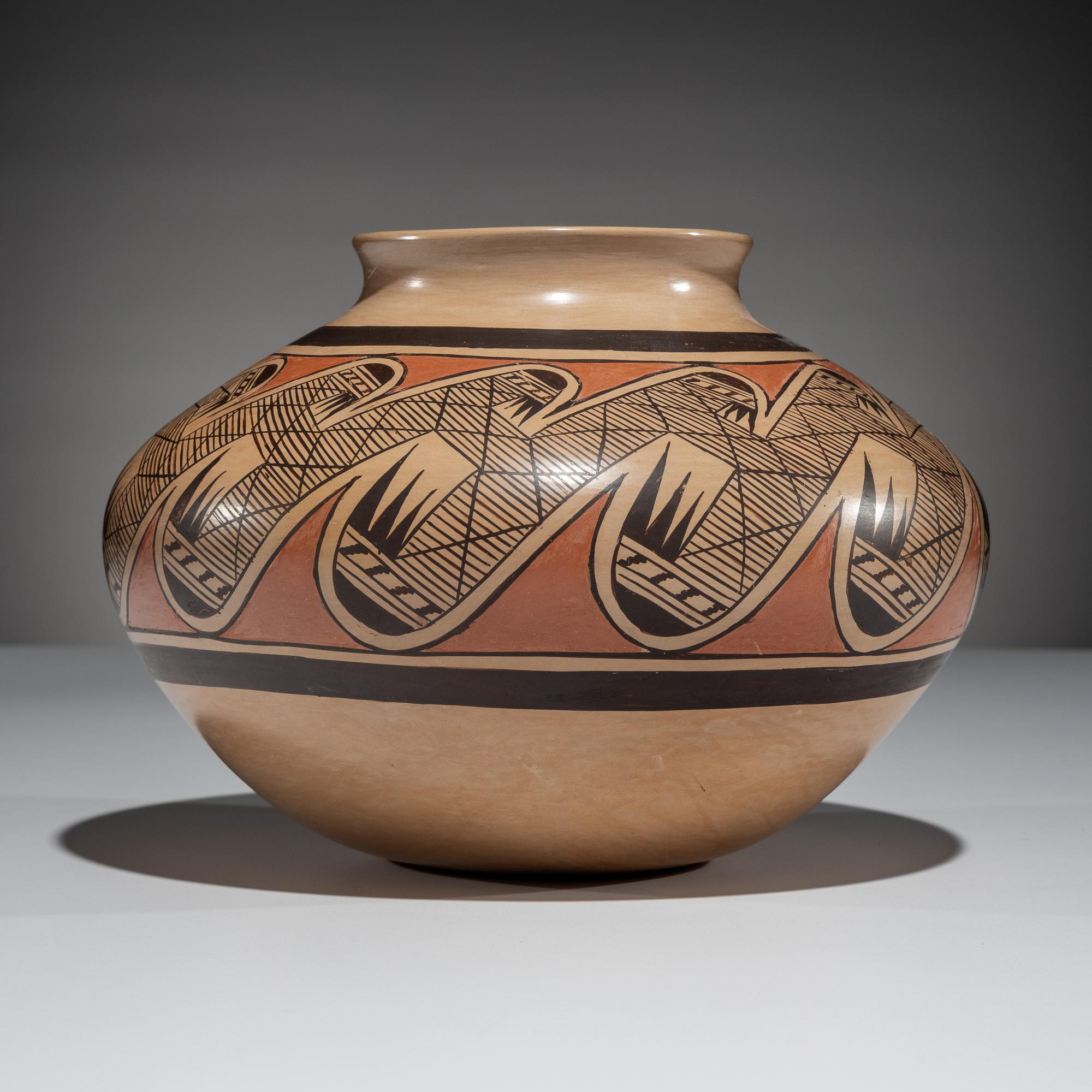 Pottery Jar, Migration Pattern