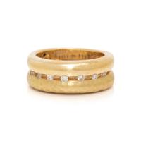YELLOW GOLD AND DIAMOND RING