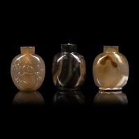 Three Chinese Agate Snuff Bottles, 20th Century 近代 瑪瑙鼻烟壺三支