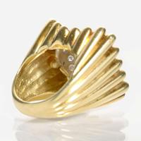 An 18K Yellow Gold and Pavé Diamond Ring