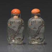 A Pair of Miniature Chinese Interior-Painted Snuff Bottles, Signed Meng Zishou — 孟子受款玻璃內畫柳樹雙燕圖小鼻煙壺兩支