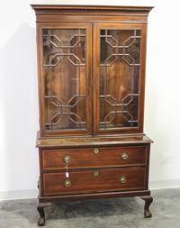 A Chippendale Style Walnut Three Part Bookcase Height 74 x width 40 1/2 x depth 19 inches. — EARLY 20TH CENTURY