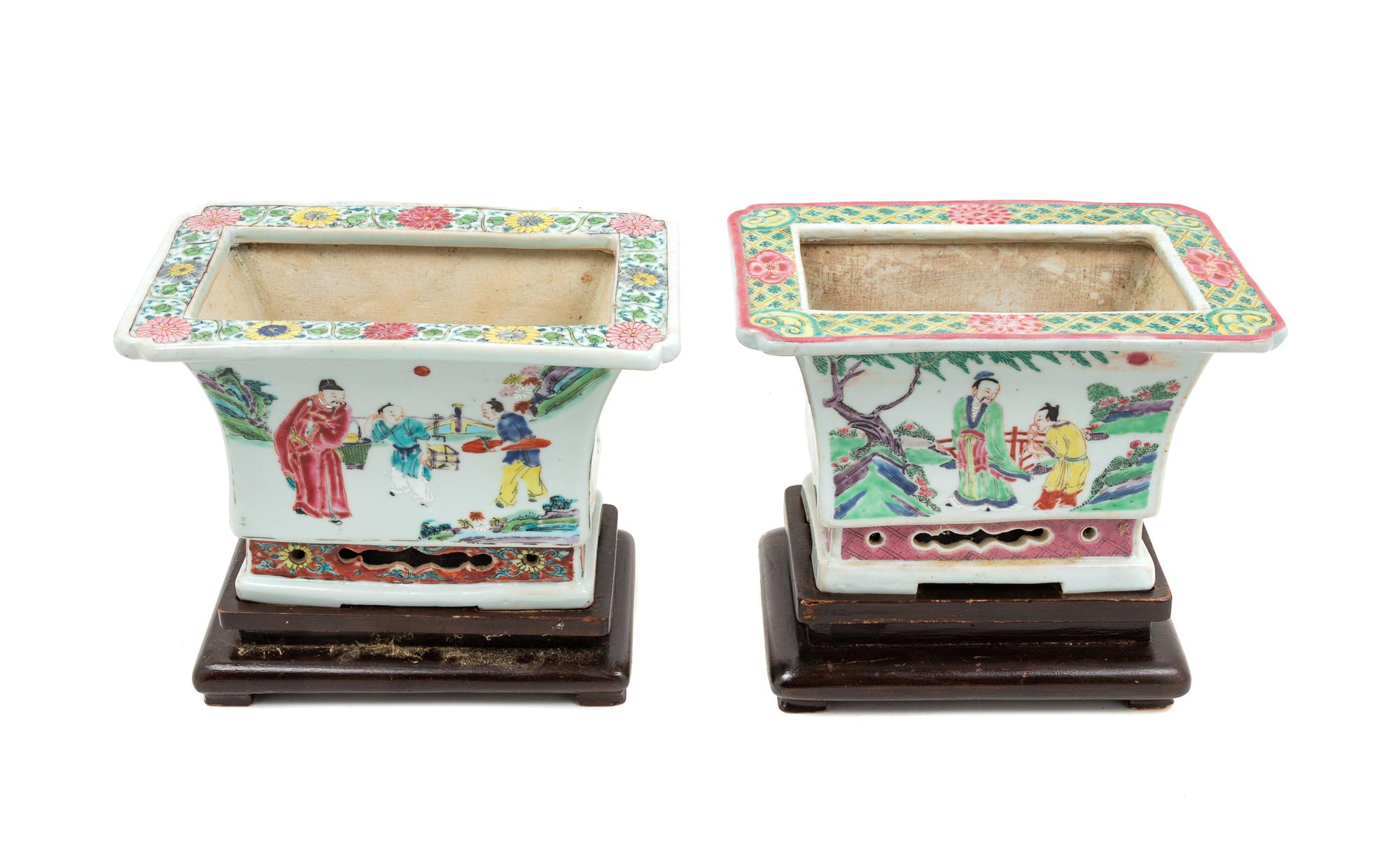 A Pair of Chinese Famille Rose Porcelain Cache Pots
