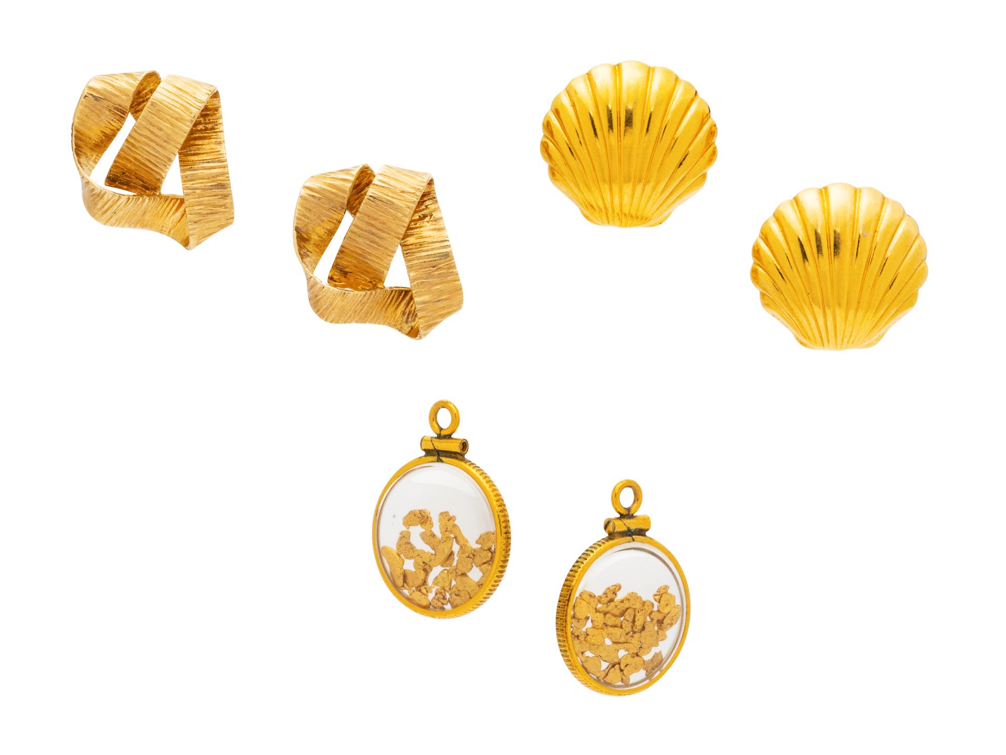 A Collection of Yellow Gold Earrings/Ear Pendants,
