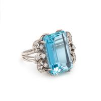 AQUAMARINE AND DIAMOND RING