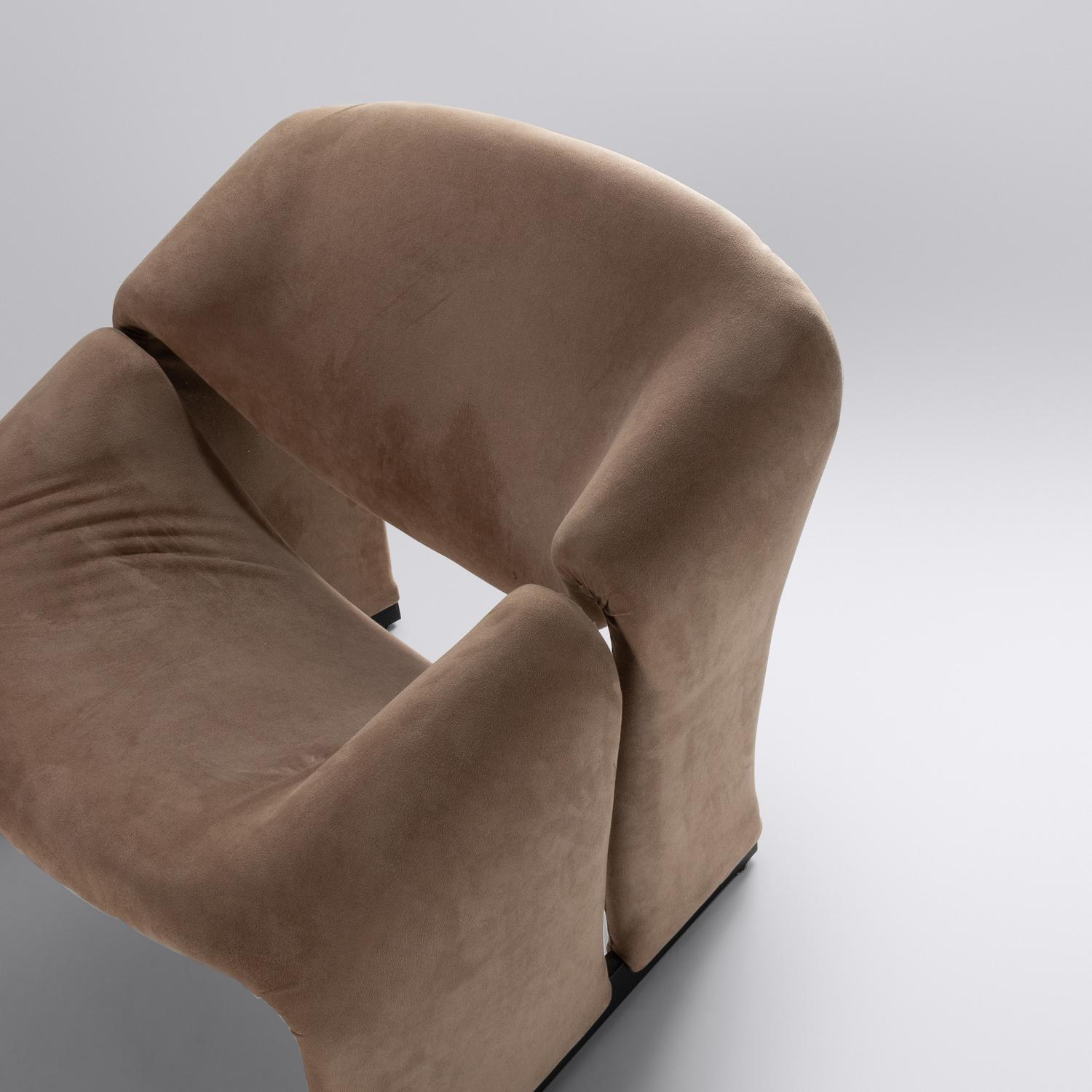 Pair of Lounge Chairs, model 598, c. 1968 Artifort, Netherlands