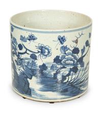 A Chinese Export Porcelain Brush Pot and Charger
