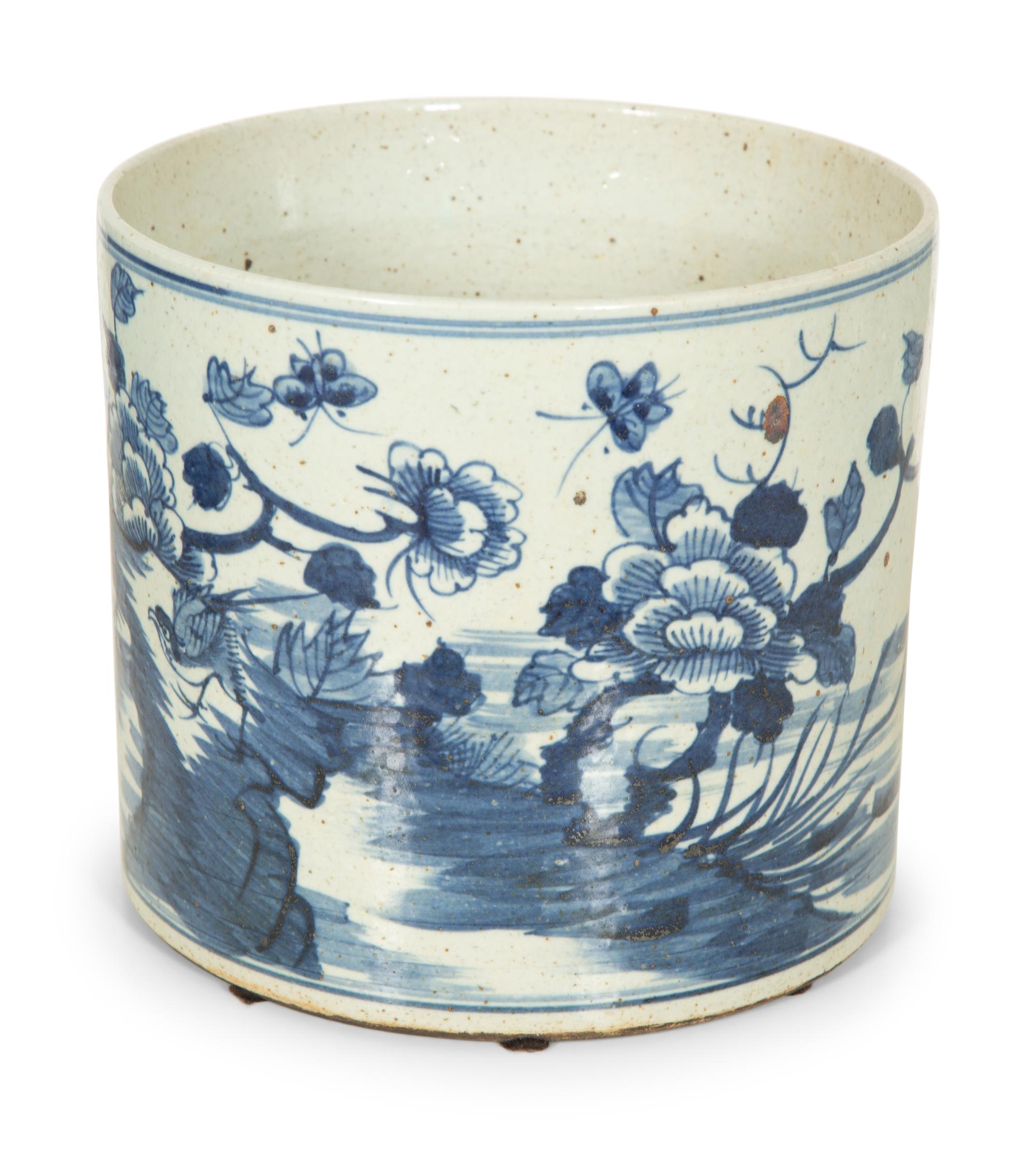 A Chinese Export Porcelain Brush Pot and Charger