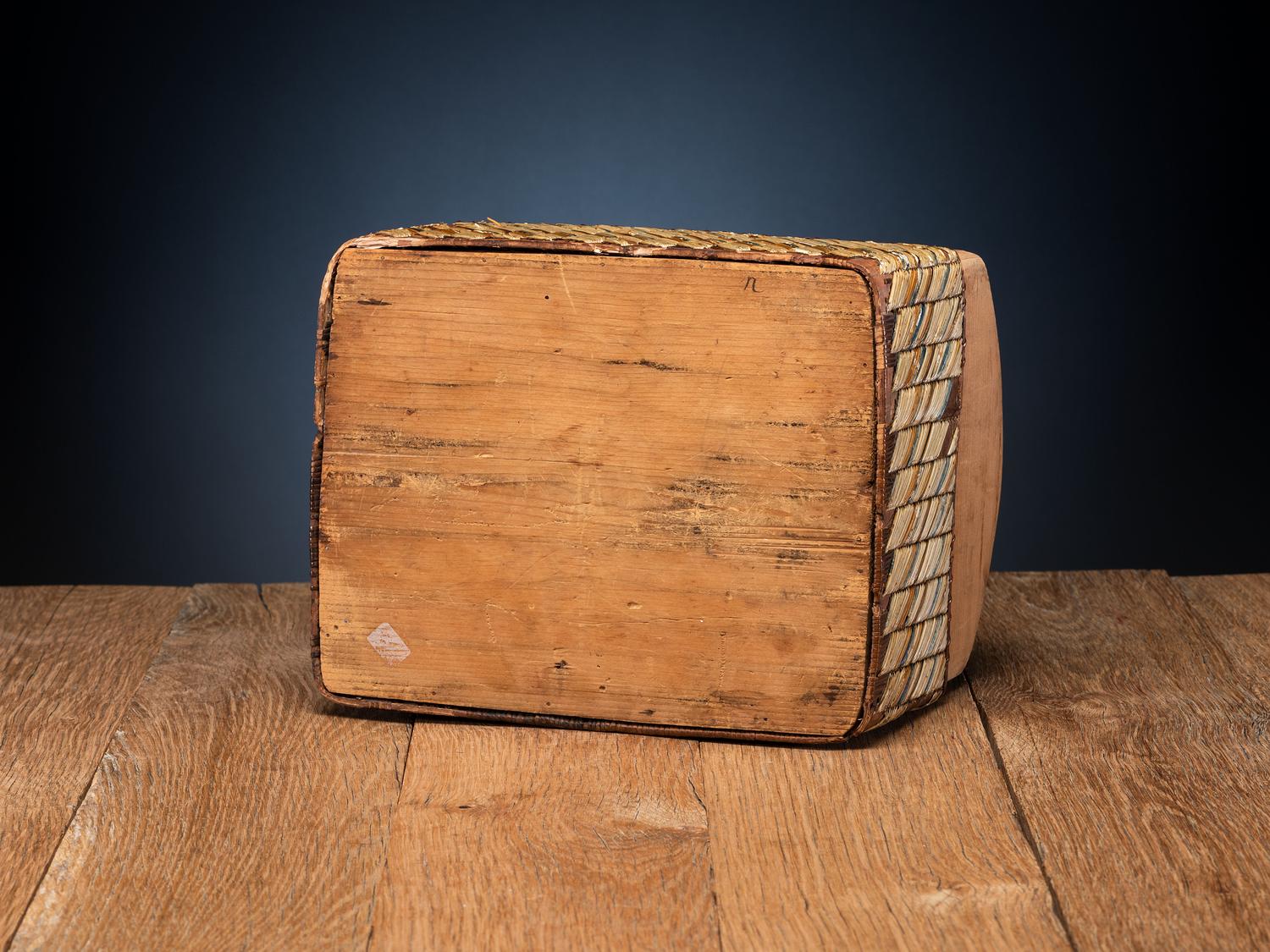 Mi'kmaq Quilled Birchbark Box