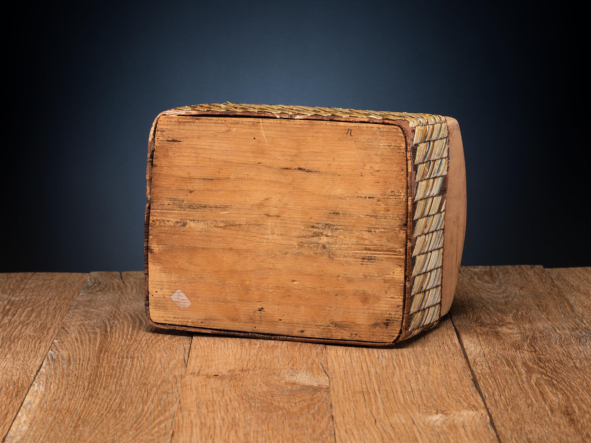 Mi'kmaq Quilled Birchbark Box