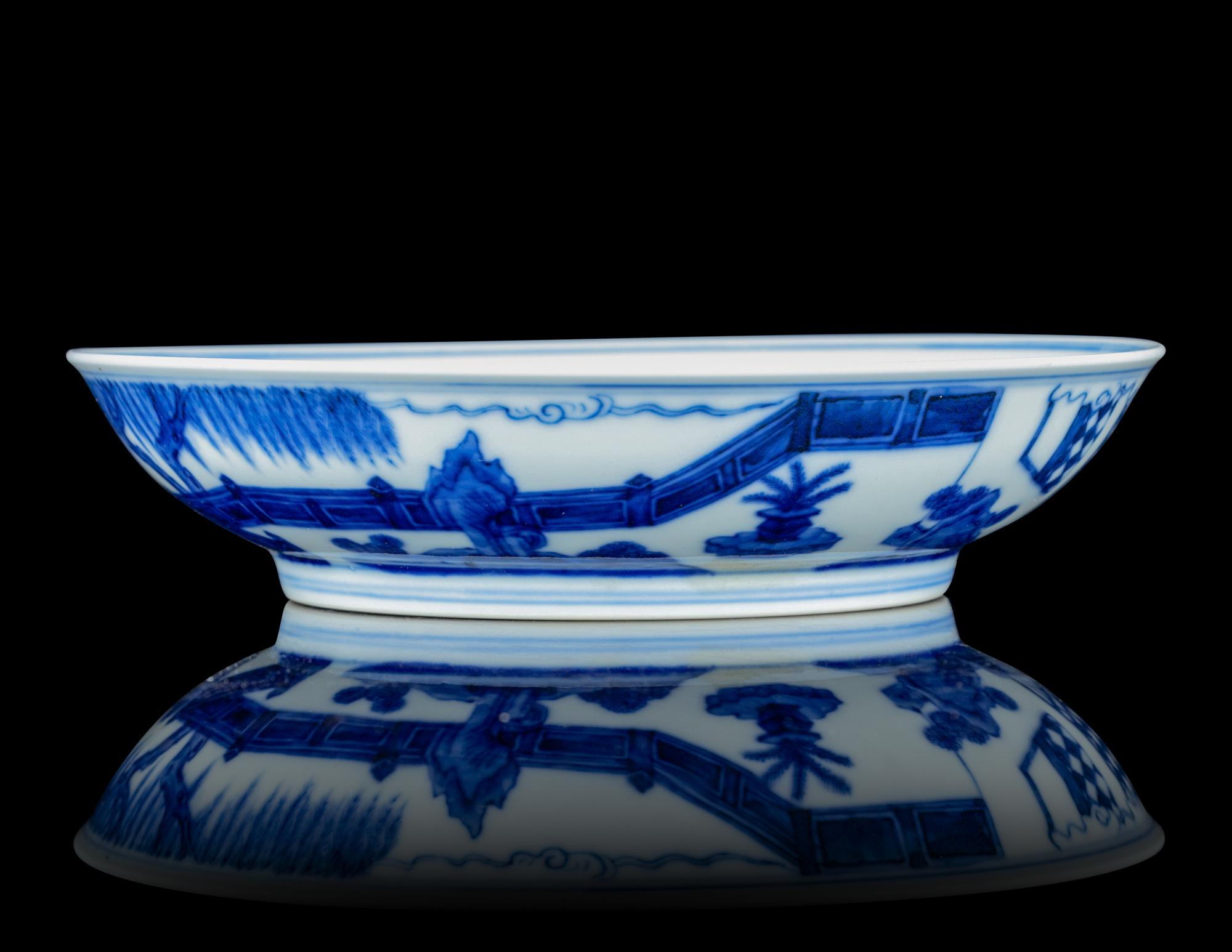 A Blue and White Porcelain 'Three Friends' Plate