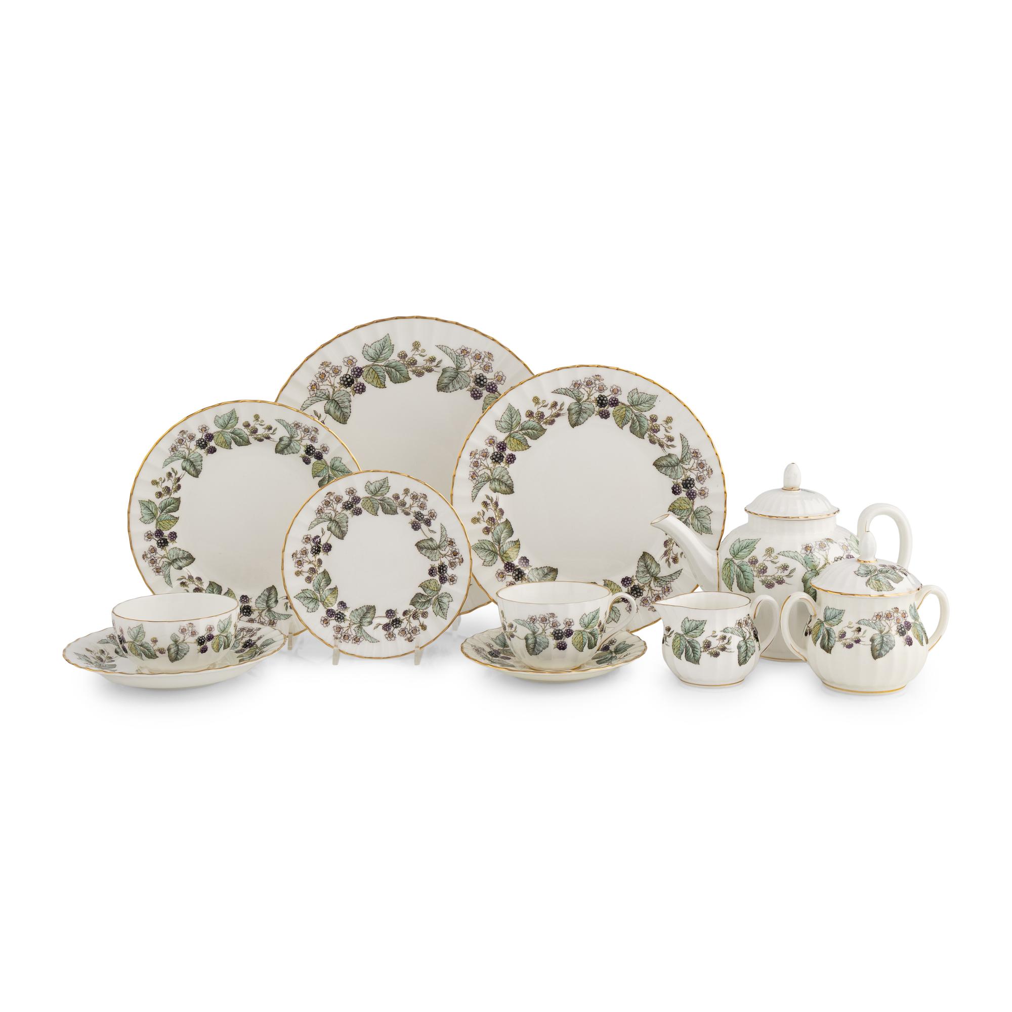A Royal Worcester Lavinia Porcelain Dinner Service