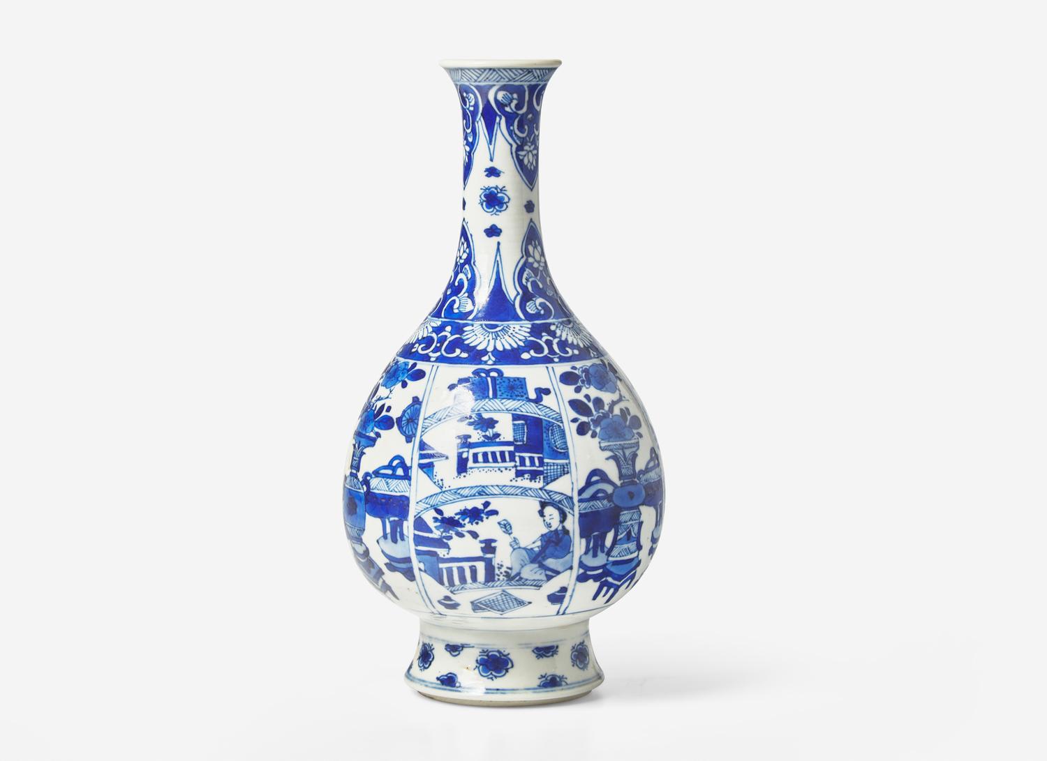 A Chinese Blue and White Bottle Vase