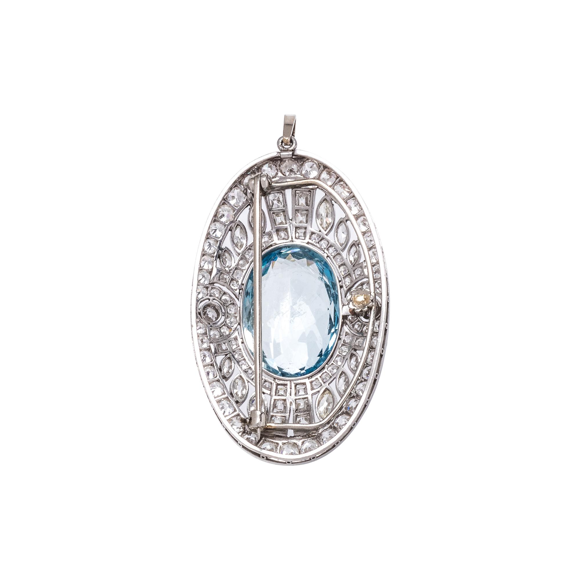 ART DECO, AQUAMARINE AND DIAMOND PENDANT/BROOCH