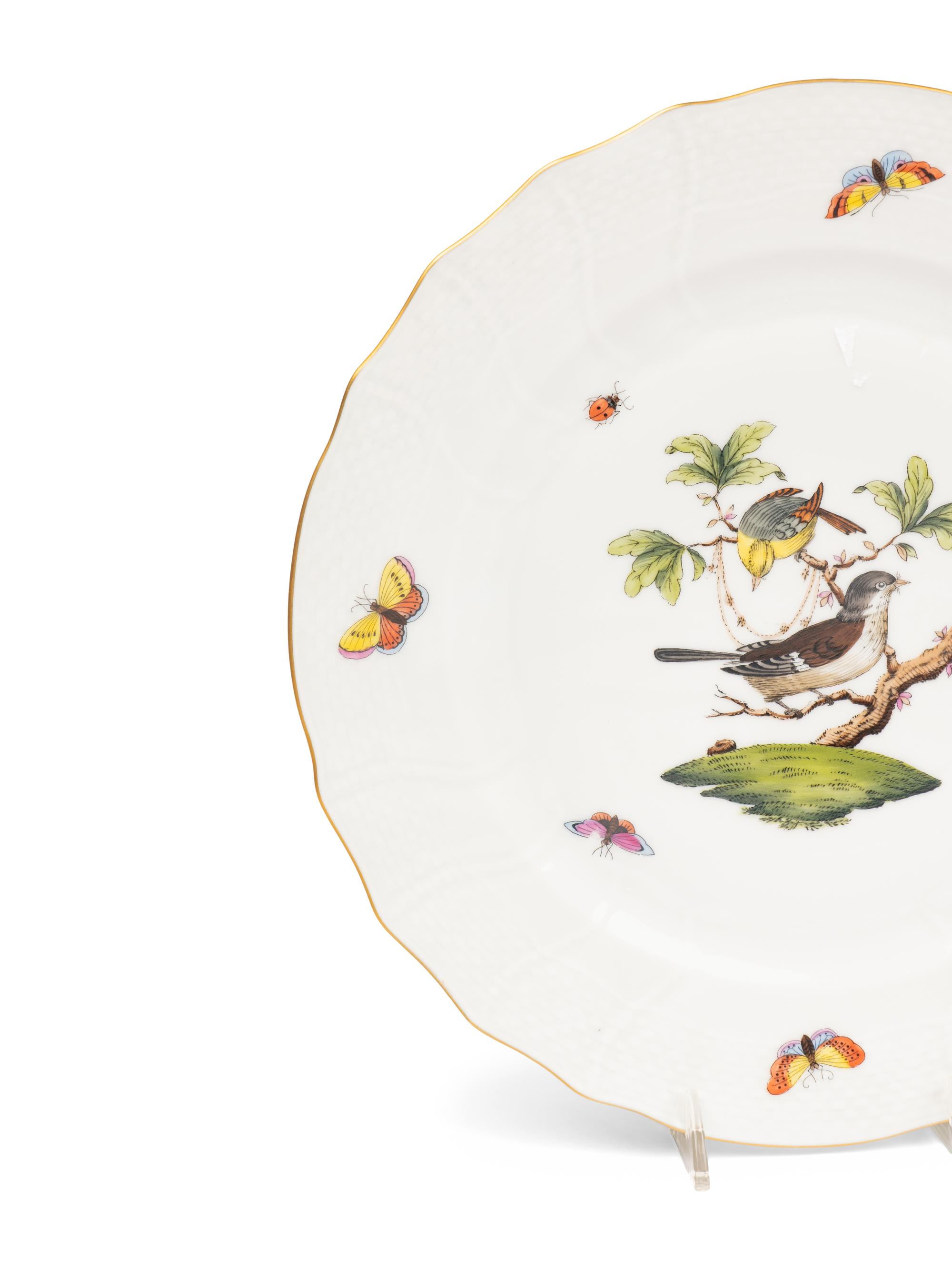 A Set of Eight Herend Rothschild Bird Porcelain Dinner Plates