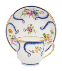 An Assembled Sèvres Feuille-de-Choux Porcelain Part Service Painted with Trophies