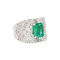 COLOMBIAN EMERALD AND DIAMOND RING