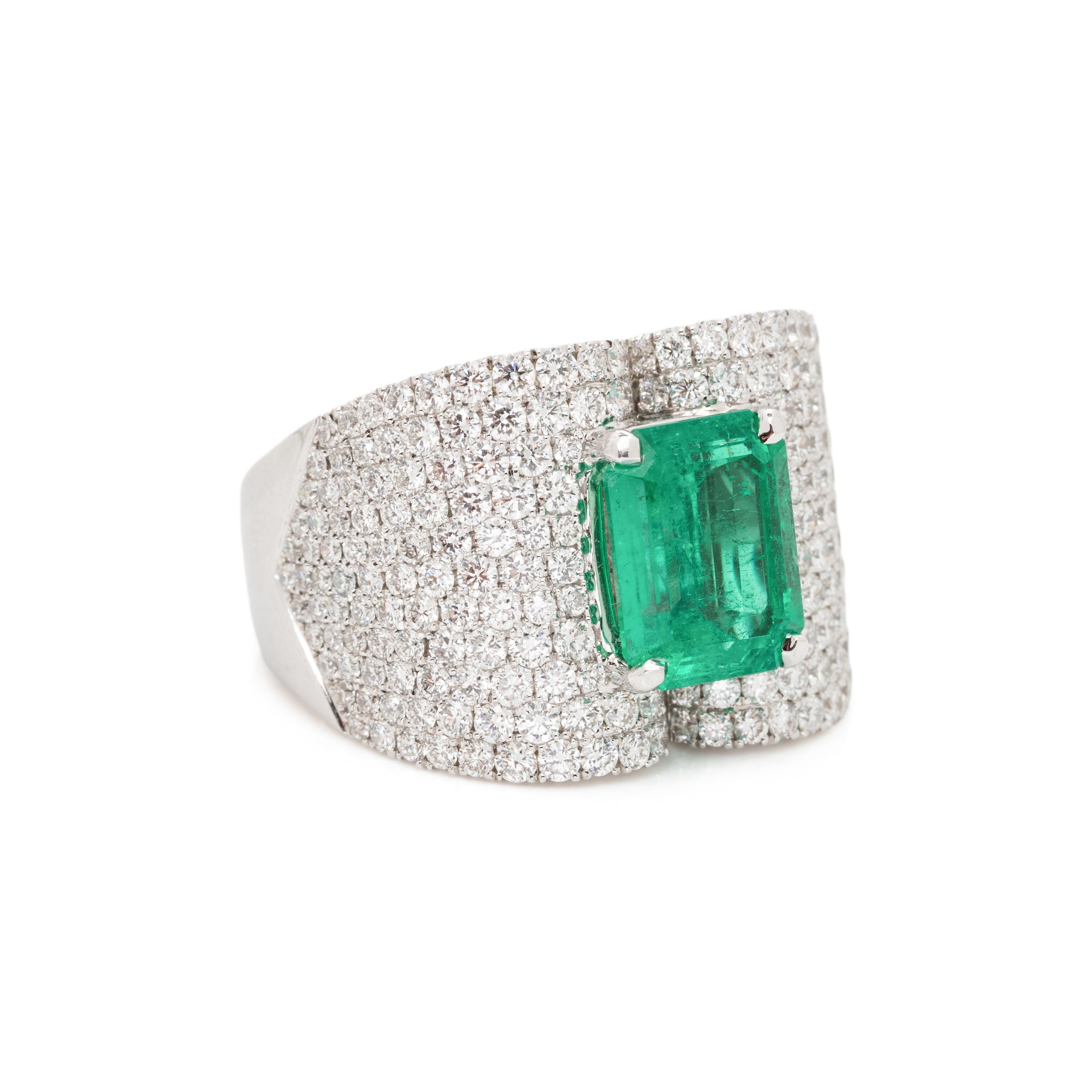 COLOMBIAN EMERALD AND DIAMOND RING